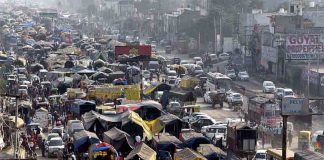 Protests spread; 50,000 more farmers move to Delhi