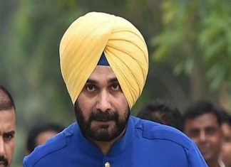 Navjot Singh Sidhu surrenders in court