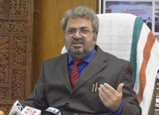 നിയമസഭാ തിരഞ്ഞെടുപ്പ്; എല്ലാ ഉദ്യോഗസ്ഥർക്കും കോവിഡ് വാക്സിൻ നിർബന്ധമാക്കും Malabar-News_Tikaram-Meena