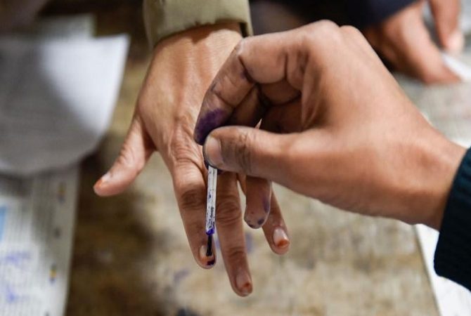 കേരളം വിധിയെഴുതുന്നു; വോട്ടെടുപ്പ് വൈകീട്ട് ആറുവരെ Malabarnews_voters