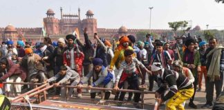 farmers'-tractor-rally