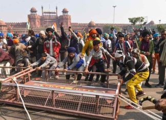 farmers'-tractor-rally