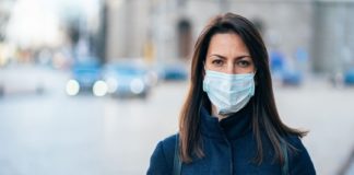 മാസ്ക് ധരിക്കാതെ പൊതുസ്ഥലത്ത്; പ്രവാസിക്ക് 3 മാസം തടവും, നാടുകടത്തലും ശിക്ഷ mask