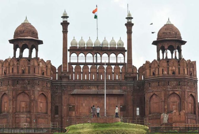 ഭീകരാക്രമണ ഭീഷണി; ലക്ഷ്യം ചെങ്കോട്ട? ഡെൽഹിയിൽ അതീവ ജാഗ്രത red fort