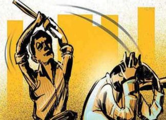 เดเดฃเตเดฃเตเดฐเดฟเตฝ เดตเดฟเดฆเตเดฏเดพเตผเดฅเดฟเดเตเดเต เดจเดเตเดฑเตเดกเดฟเตฝ เดตเตเดเตเดเต เดเดเตเดเต เดกเตเดฐเตเดตเดฑเตเดเต เดฎเตผเดฆเตเดฆเดจเด goons attack