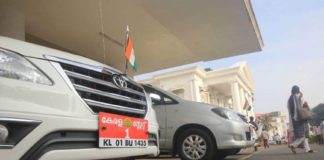 മന്ത്രിവാഹനങ്ങളിലെ കര്ട്ടനും കൂളിങ് പേപ്പറും നീക്കം ചെയ്യണം; കത്ത് നല്കി മോട്ടോര്വാഹന വകുപ്പ് ministers vehicles