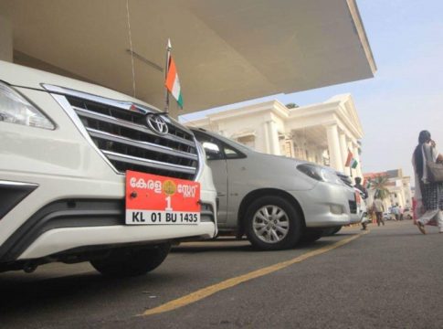 മന്ത്രിവാഹനങ്ങളിലെ കര്ട്ടനും കൂളിങ് പേപ്പറും നീക്കം ചെയ്യണം; കത്ത് നല്കി മോട്ടോര്വാഹന വകുപ്പ് ministers vehicles