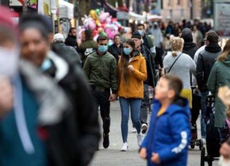 നിയന്ത്രണങ്ങൾ കടുപ്പിച്ച് യൂറോപ്യൻ രാജ്യങ്ങൾ; നാലാം ഡോസ് നൽകാൻ ഇസ്രായേൽ britain-omicron