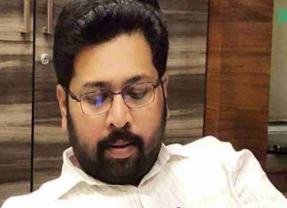 അരുവിക്കരയിൽ സിറ്റിംഗ് എംഎൽഎ കെഎസ് ശബരീനാഥൻ പിന്നിൽ KS Sabarinathan MLA