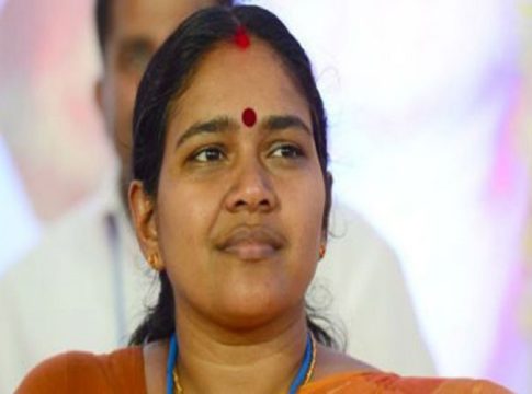 പാലക്കാട് വോട്ടർമാർക്ക് പണം; ബിജെപിക്കെതിരെ കോൺഗ്രസ്, ദൃശ്യങ്ങളും പുറത്തുവിട്ടു Sobha Surendran says she will not contest if the complaint is not resolved