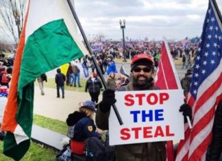 യുഎസ് കാപ്പിറ്റോള് ആക്രമണം; ഇന്ത്യന് പതാക വീശിയ മലയാളിക്കെതിരെ പരാതി Vincent_Xavier,