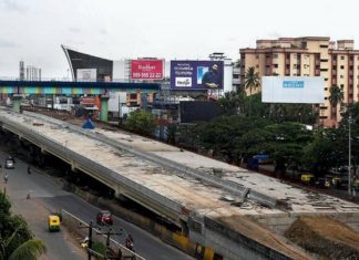 വൈറ്റില മേൽപാലത്തിലൂടെ വാഹനം കടത്തിവിട്ട കേസ്; പ്രതികൾ റിമാൻഡിൽ vytila flyover case