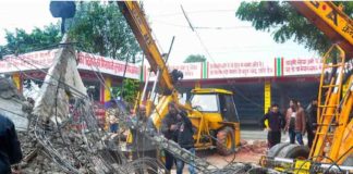 യുപിയിൽ ശ്മശാനത്തിന്റെ മേൽക്കൂര തകർന്ന സംഭവം; മൂന്ന് പേർ അറസ്റ്റിൽ 3-arrested-in-Muradnagar-crematorium-roof-collapse-case