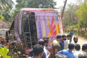 Panathur-Bus-Accident