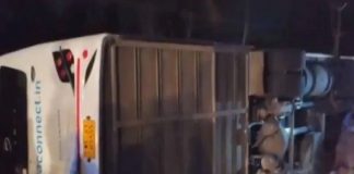 തോട്ടപ്പടിയിൽ ബസ് മറിഞ്ഞു; 16 പേർക്ക് പരിക്ക് Road Accident Thottappadi