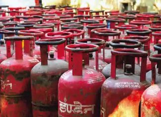 രാജ്യത്ത് പാചകവാതക വില കുറച്ചു; വനിതാദിന സമ്മാനമെന്ന് പ്രധാനമന്ത്രി cooking gas