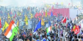 കർഷക റാലി തടഞ്ഞ് പോലീസ്; നിവേദനം കീറിയെറിഞ്ഞ് ഗവർണർക്ക് എതിരെ പ്രതിഷേധം farmers protest