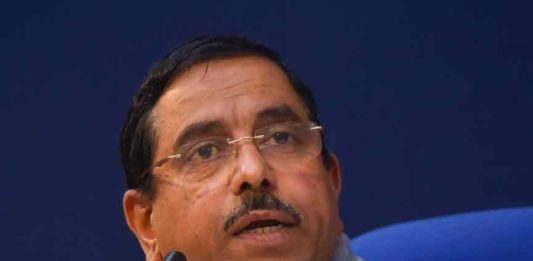 ധർമേന്ദ്ര പ്രധാന്റെ രാജി; പ്രൾഹാദ് ജോഷി പുതിയ കേന്ദ്ര വിദ്യാഭ്യാസ മന്ത്രി pralhad-joshi