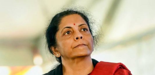 പരിധിക്കപ്പുറം വിട്ടുവീഴ്ചകൾ സാധ്യമല്ലെന്ന് ധനമന്ത്രി; ഇന്ത്യ-യുഎസ് വ്യാപാരക്കരാർ വഴിമുട്ടി nirmala_sitharaman