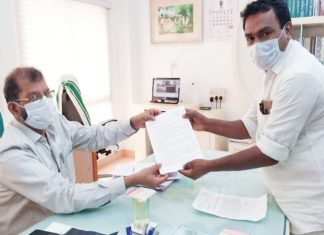 Adv. K Sivaraman handed over the letter to the VC
