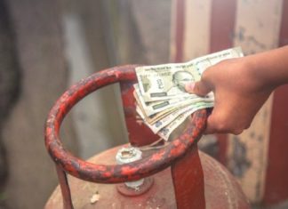 The price of commercial cooking gas has gone up by Rs 256