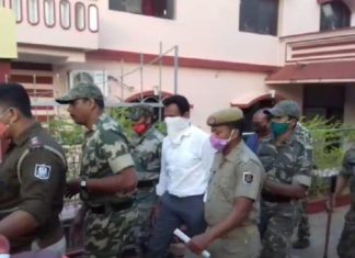വിനോദ സഞ്ചാരികളെ മര്ദിച്ച് മോഷണം; മുന് എംഎല്എ അറസ്റ്റില് debendra-kanhar-arrest