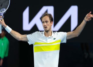 ആസ്ട്രേലിയൻ ഓപ്പൺ; സ്റ്റിസിപാസിനെ തകർത്ത് മെദ്വെദെവ് ഫൈനലിൽ