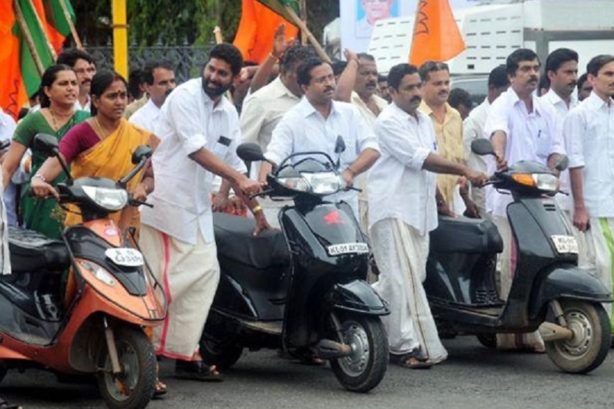 In 2013 BJP Protest for Petrol Hike In 2013 BJP Protest for Petrol Hike