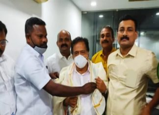 ഐശ്വര്യ കേരളയാത്രക്ക് പിന്തുണ; 6 പോലീസുകാർക്ക് എതിരെ അച്ചടക്ക നടപടി Support for Aishwarya Kerala Yatra; 6 policemen were suspended