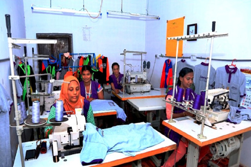 Sewing-Workers Increase in sewing worker benefits; The financial assistance for treatment has been increased to Rs. 25,000