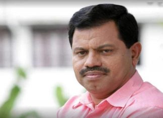 പിണറായി വിജയന്റെ പോലീസ് അത്ര ദുർബലമോ? പൂക്കോയ തങ്ങളെ എന്തുകൊണ്ട് പിടിക്കുന്നില്ല; കമറുദ്ദീൻ mc kamarudheen