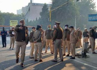 Farmers-road-block-march