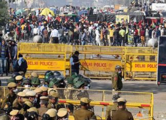 യുദ്ധക്കളമായി ശംഭു അതിർത്തി; പിൻമാറാതെ കർഷകർ- കൂടുതൽ ട്രാക്ടറുകൾ എത്തിച്ചു Farmers-Protest
