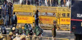 കർഷക സമര സ്ഥലത്ത് യുവാവിന്റെ മൃതദേഹം; പോലീസ് ബാരിക്കേഡിൽ കെട്ടിത്തൂക്കിയ നിലയിൽ Police IN Delhi Border