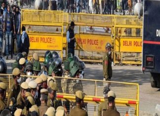 Police IN Delhi Border