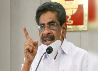 ഇപി ജയരാജനോട് കടുത്ത വിവേചനം; മുഖ്യമന്ത്രി സ്വന്തം നിഴലിനെ പോലും പേടിക്കുന്ന ഭീരു; മുല്ലപ്പള്ളി