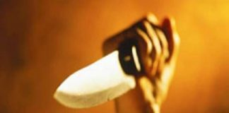 A young man was stabbed on Manaviyam Veethi