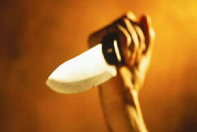 മദ്യലഹരിയിൽ തർക്കം; യുവാവ് സഹോദരനെ വെട്ടിക്കൊലപ്പെടുത്തി A young man was stabbed on Manaviyam Veethi