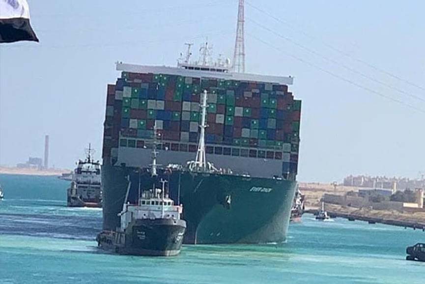 fiant boat in suez canal