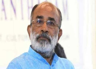 പ്രചാരണത്തിനിടെ വീണ് അൽഫോൺസ് കണ്ണന്താനത്തിന് പരിക്ക്