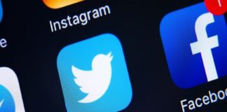 ഇന്ത്യയില് കഴിഞ്ഞവര്ഷം കേന്ദ്രം പൂട്ടിട്ടത് 2731 ട്വിറ്റര്, 1717 ഫേസ്ബുക്ക് അക്കൗണ്ടുകൾക്ക് twitter facebook