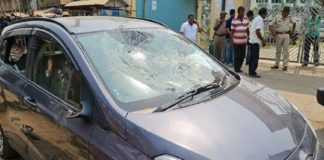 ബംഗാളിൽ സംഘർഷം തുടരുന്നു; സോമേന്ദു അധികാരിയുടെ കാര് ആക്രമിച്ചതായി പരാതി suvendu-adhikari