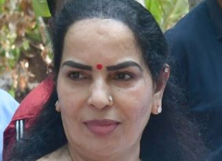 ഐഫോണ് വിവാദം; വിനോദിനി ബാലകൃഷ്ണന് വീണ്ടും നോട്ടീസയച്ച് കസ്റ്റംസ് vinodini-balakrishnan