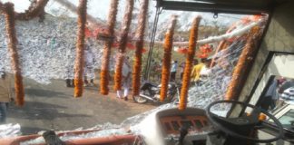 ബിജെപി പ്രചാരണ വാഹനം തകർത്തു; പിന്നിൽ തൃണമൂലെന്ന് ആരോപണം bjp vehicle smashed