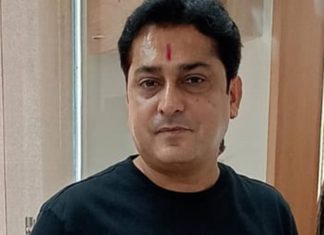 നിയമസഭയിൽ ടീഷർട്ട് ധരിച്ചു; എംഎൽഎയെ പുറത്താക്കി സ്പീക്കർ Vimal