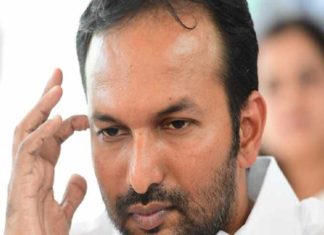 വട്ടിയൂർക്കാവിൽ വിഷ്ണുനാഥിന് എതിരെയും പ്രതിഷേധം; വിമതനെ നിർത്തുമെന്ന് ഭീഷണി
