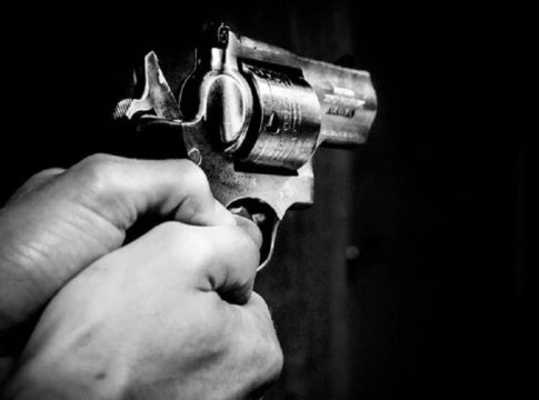 man shot dead in delhi