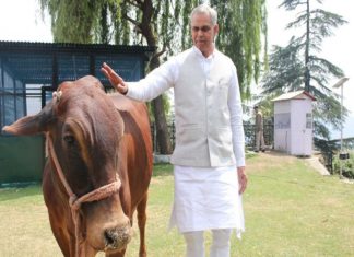 പശു ഇന്ത്യൻ സമ്പദ്വ്യവസ്ഥയുടെ അടിത്തറ; ഗുജറാത്ത് ഗവര്ണര് acharya devvrat