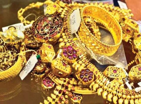 മാഹിയിൽ വാഹന പരിശോധനക്കിടെ സ്വർണം പിടികൂടി gold seized IN WAYANAD