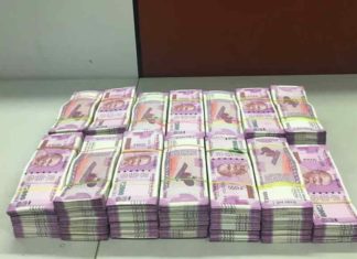 Election-Flying-Squad-seizes-Rs-6.60-lakh